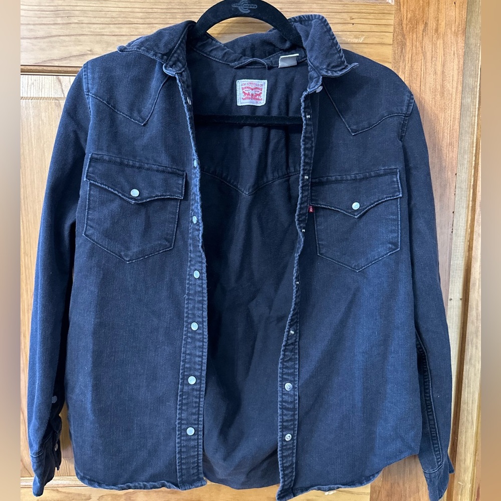 Levi’s button up